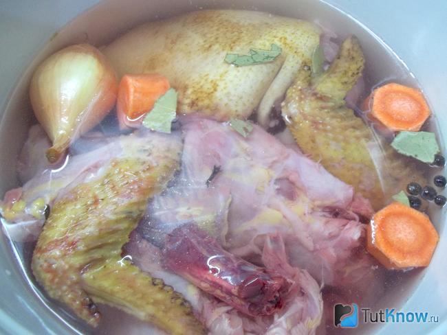 Продукты залиты водой