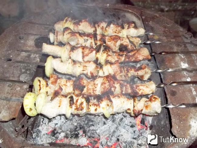 Готовый шашлык из свинины