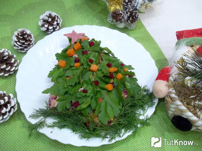 Готовый мясной салат «Новогодняя елка»