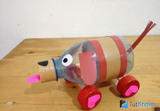 Собачка из пластиковой бутылки
