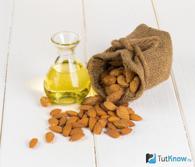 Миндальное масло для приготовления маски от ломких волос