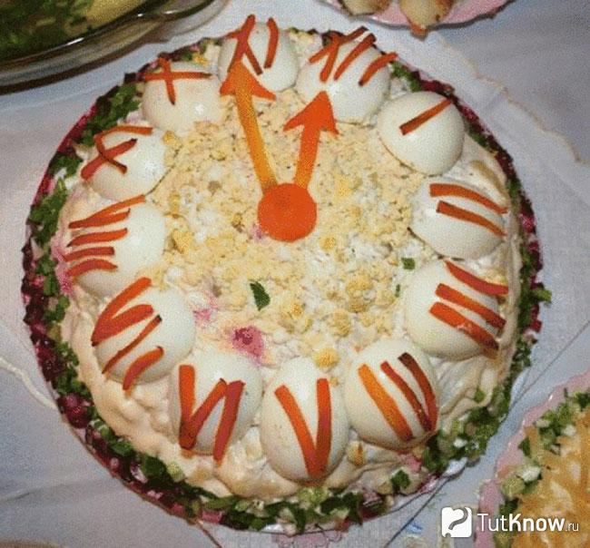 Салат новогодние часы