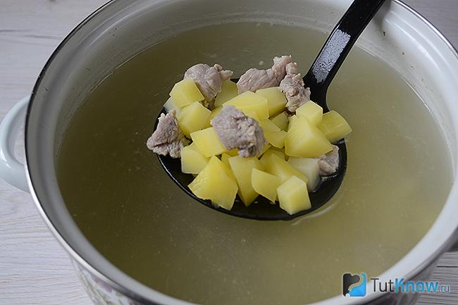 Бульон с картошкой и мясом