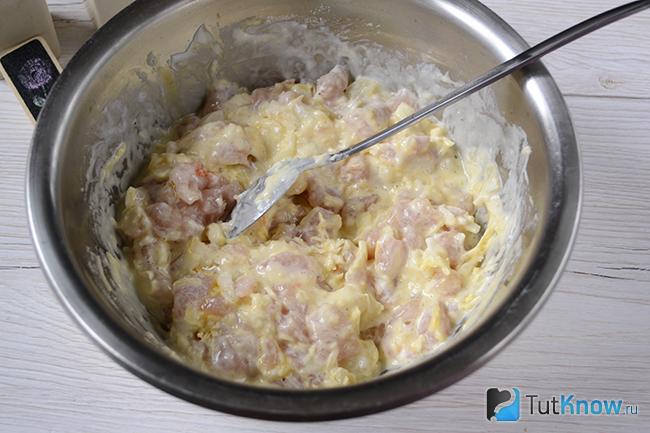 куриные оладушки рецепт с сыром. 1514637344 3. куриные оладушки рецепт с сыром фото. куриные оладушки рецепт с сыром-1514637344 3. картинка куриные оладушки рецепт с сыром. картинка 1514637344 3. Оладьи из куриного филе получаются очень нежными, вкусными и, конечно, сытными. Я решила поэкспериментировать и добавила в них сыр и зелень. Получилось просто восхитительное и можно так сказать "самостоятельное" блюдо. Кстати, такие куриные оладьи с сыром и зеленью можно подать с гарниром или с овощным салатом. Приготовить это блюдо сможет любая хозяйка, да и времени на их приготовление потребуется совсем немного.