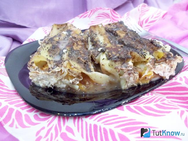 Готовые каннеллони со сливами и маком