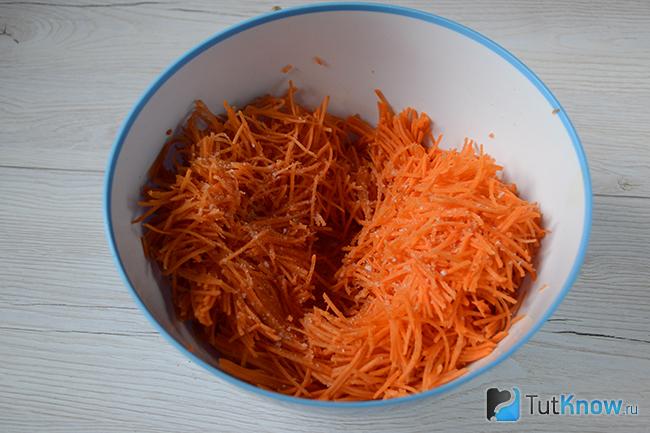 Солим морковку