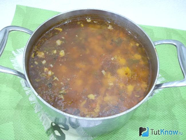 Солянка варится