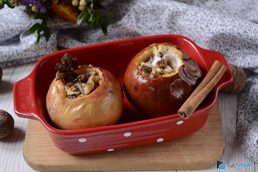 Запеченные яблоки в духовке рецепт с фото пошагово