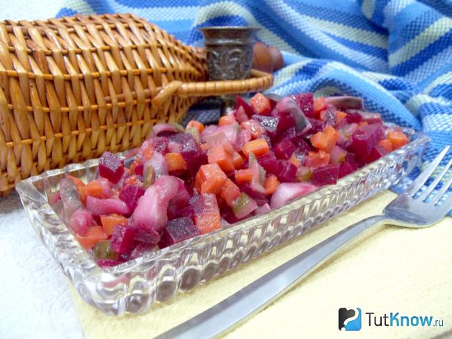 Готовый винегрет с грибами