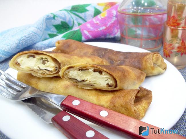 Готовые блины с сырковой массой в духовке
