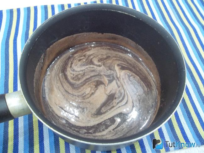 Молоко, масло и кофе нагреты