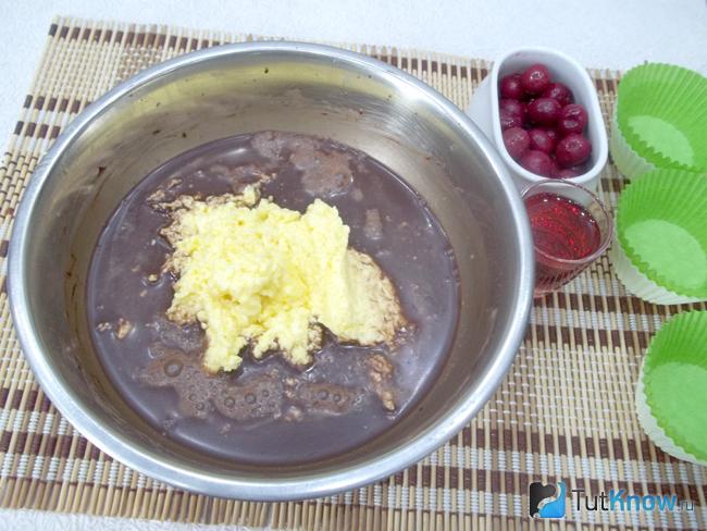 Пиво соединено с масляной массой