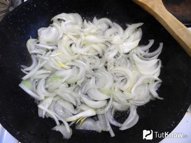 Шинкуем репчатый лук