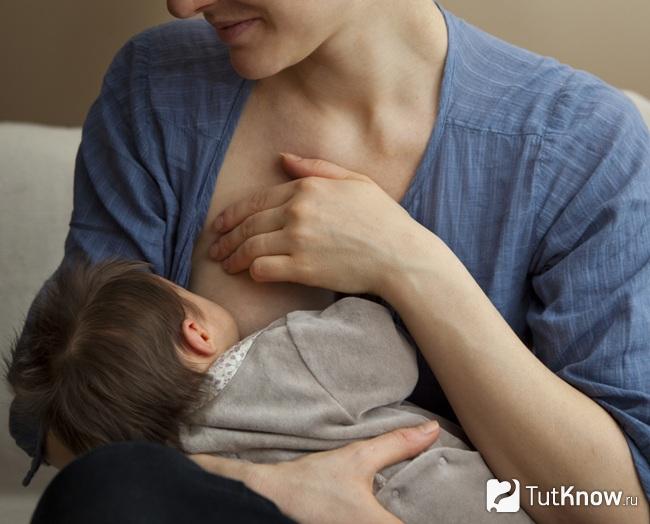 Кормление ребенка грудью