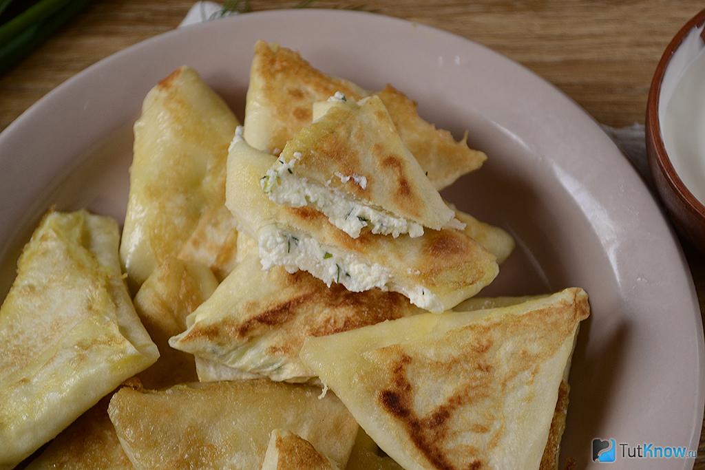 Треугольники из лаваша с сыром на сковороде рецепт с фото пошагово с фото