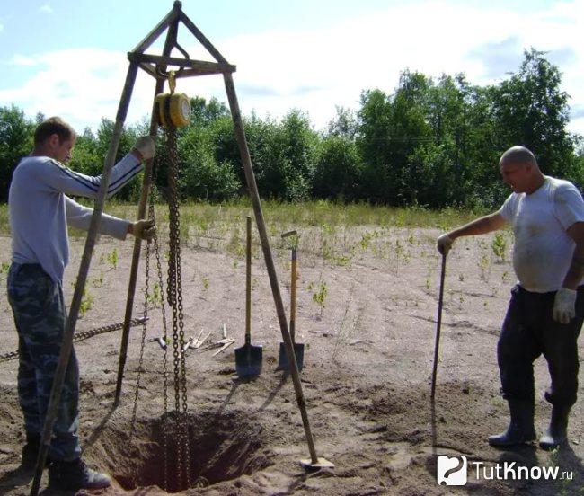 Тренога для бурения скважины