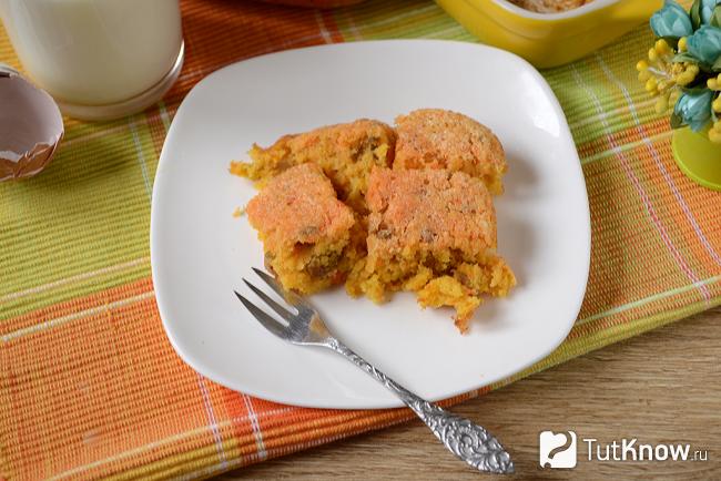 Морковная запеканка с манкой крупным планом