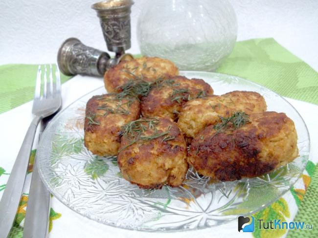 Готовые кёфте (котлеты по-турецки)