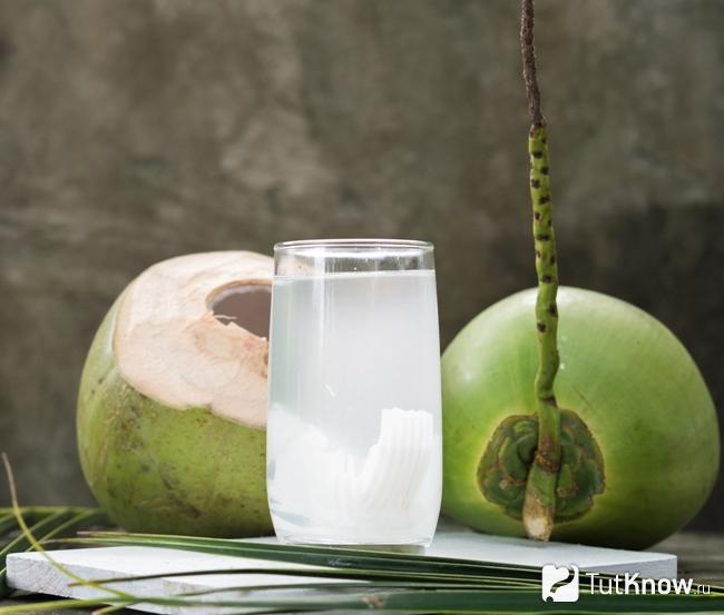 что можно сделать с кокосовой водой