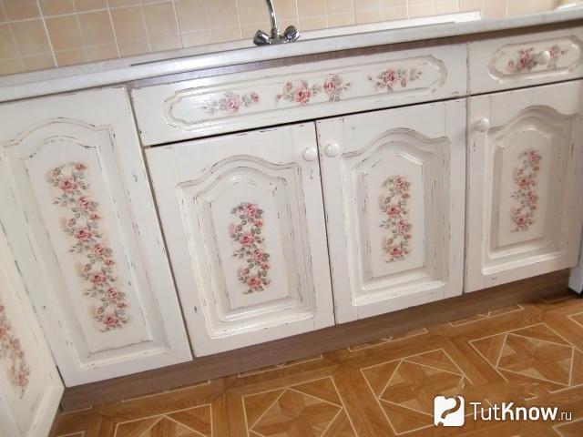 Отреставрированные дверцы кухонной мебели