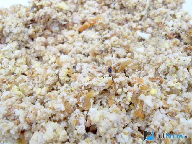 Продукты посолены и перемешаны