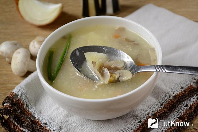 Готовый сырный суп с шампиньонами