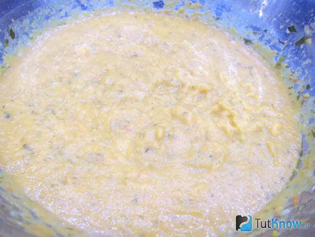 Овощная масса измельчена блендером