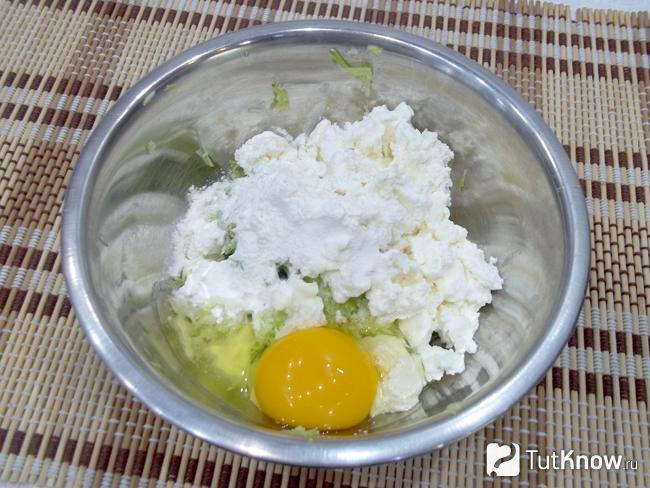 К продуктам добавлена мука и яйца
