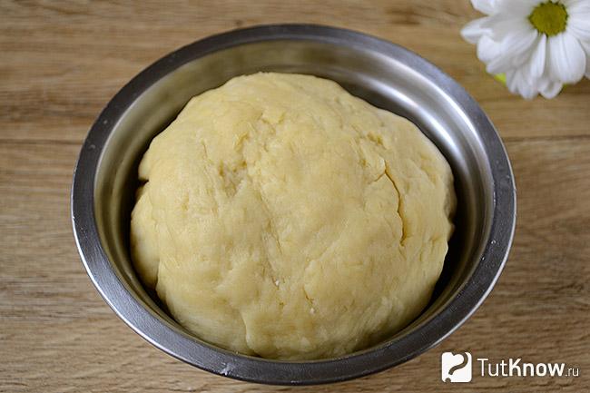 Тесто для быстрого печенья в миске