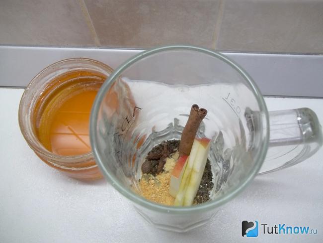 В заварник сложены все продукты