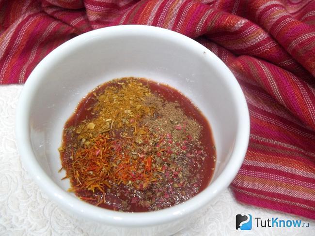 Все продукты соединены для соуса