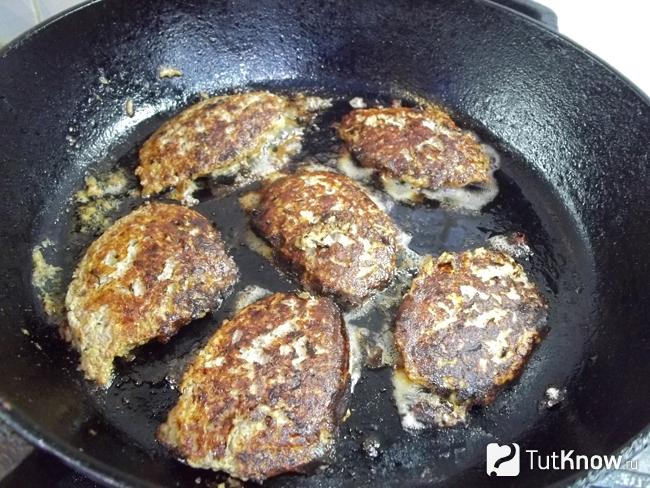 Готовые драники из цукини и мяса утки