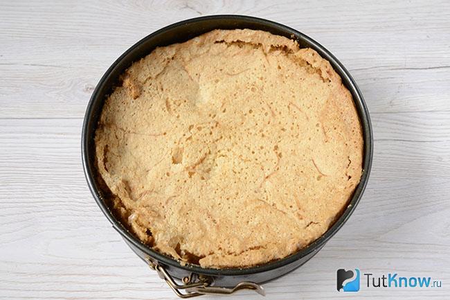Шарлотка после запекания