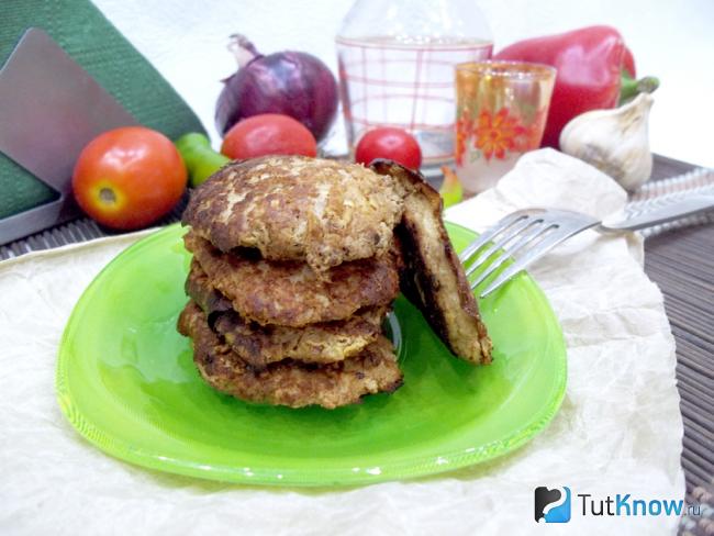 Готовые драники из цукини и мяса утки