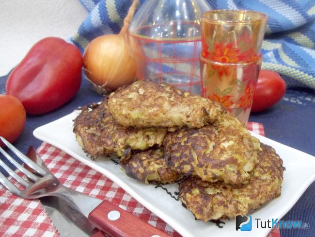 Готовые котлеты из кабачков с мясом