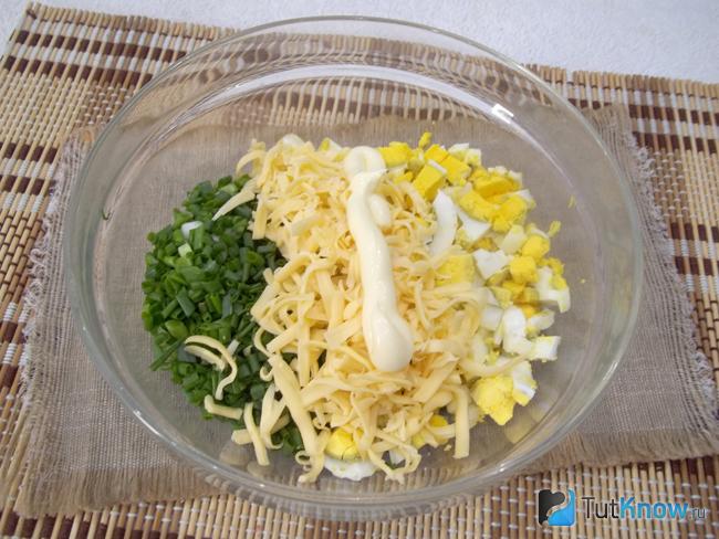 К продуктам добавлен майонез