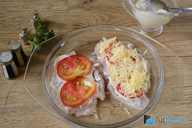курица отбивная под сыром в духовке. 1530391760 3. курица отбивная под сыром в духовке фото. курица отбивная под сыром в духовке-1530391760 3. картинка курица отбивная под сыром в духовке. картинка 1530391760 3. Готовится быстро, а выходит сытно и вкусно! Давно не готовила отбивные из куриного филе и забыла, как это вкусно. Решила восполнить пробел и запекла куриные отбивные с сыром в духовке. Вкус этого блюда настолько же хорош, насколько прост в приготовлении.