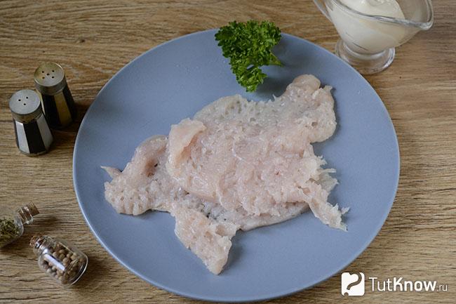 курица отбивная под сыром в духовке. 1530391761 1. курица отбивная под сыром в духовке фото. курица отбивная под сыром в духовке-1530391761 1. картинка курица отбивная под сыром в духовке. картинка 1530391761 1. Готовится быстро, а выходит сытно и вкусно! Давно не готовила отбивные из куриного филе и забыла, как это вкусно. Решила восполнить пробел и запекла куриные отбивные с сыром в духовке. Вкус этого блюда настолько же хорош, насколько прост в приготовлении.
