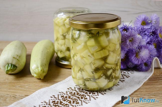 Готовые маринованные кабачки в банке