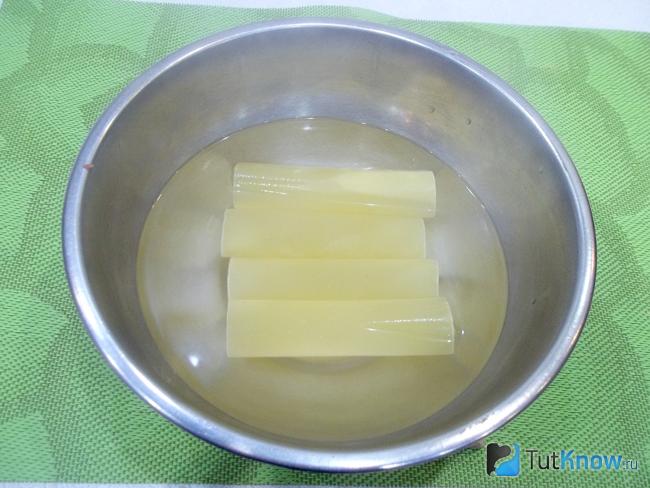 Каннеллони запарены кипятком