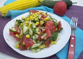 Овощной салат с вареной кукурузой