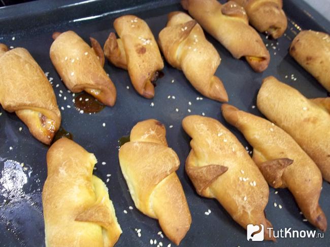 Готовые круассаны с конфитюром