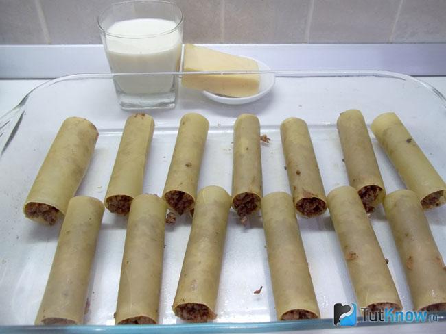 Каннеллони нафаршированы мясной начинкой