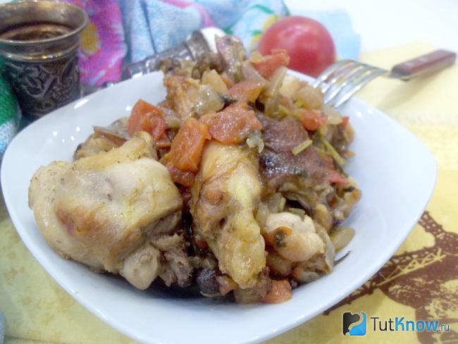 Готовая яхния из курицы