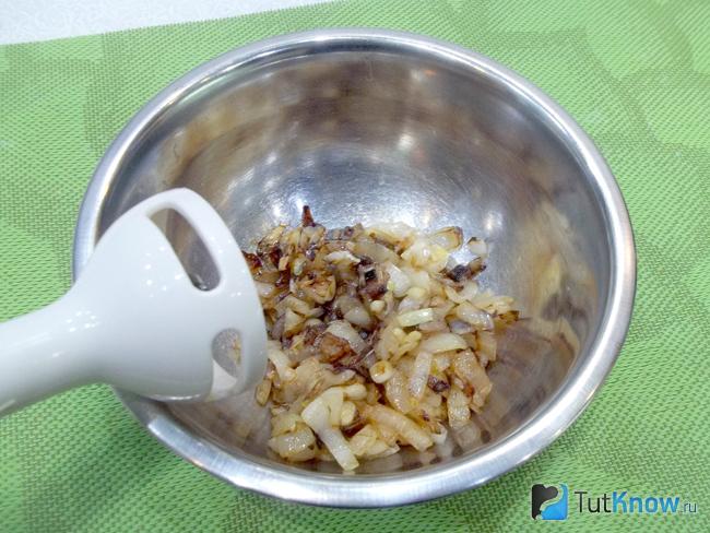 жареный лук пюрирован блендером