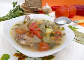 Низкоуглеводный овощной суп с курицей