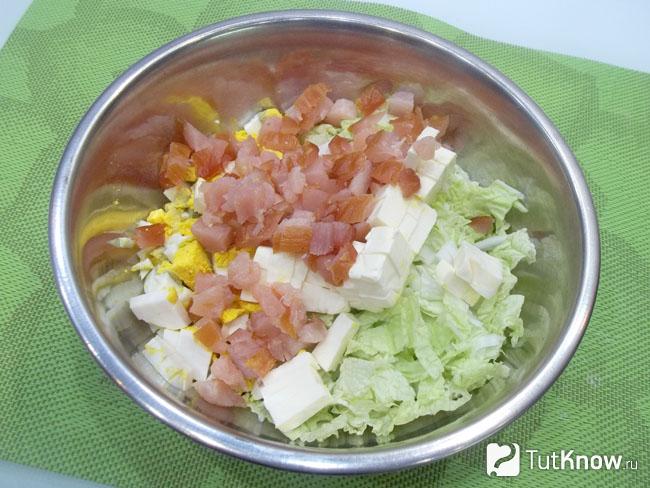 Куриное филе нарезано кубиками