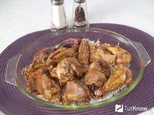 На рис выложена курица