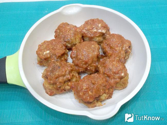 Готовые клопсы в томате