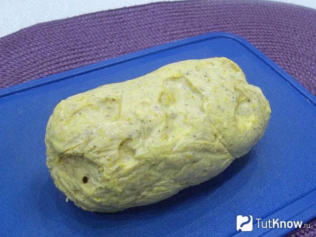 Колбаса куриная молочная рецепт. 1535486231 13. Колбаса куриная молочная рецепт фото. Колбаса куриная молочная рецепт-1535486231 13. картинка Колбаса куриная молочная рецепт. картинка 1535486231 13. Нежная и сочная, домашняя молочная колбаса – это полезный и диетический продукт, который является прекрасной заменой покупным колбасам. С приятным привкусом сливок и чесночным ароматом, такая колбаса составит прекрасную бутербродную компанию к чашке чая или кофе. Такое блюдо можно разнообразить, добавляя в фарш различные специи, сыр, фисташки или оливки.